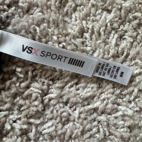 Victoria’s Secret VSX Black Sports Bra - Medium - Gym, Workout, Yoga Essential - Picture 5 of 6